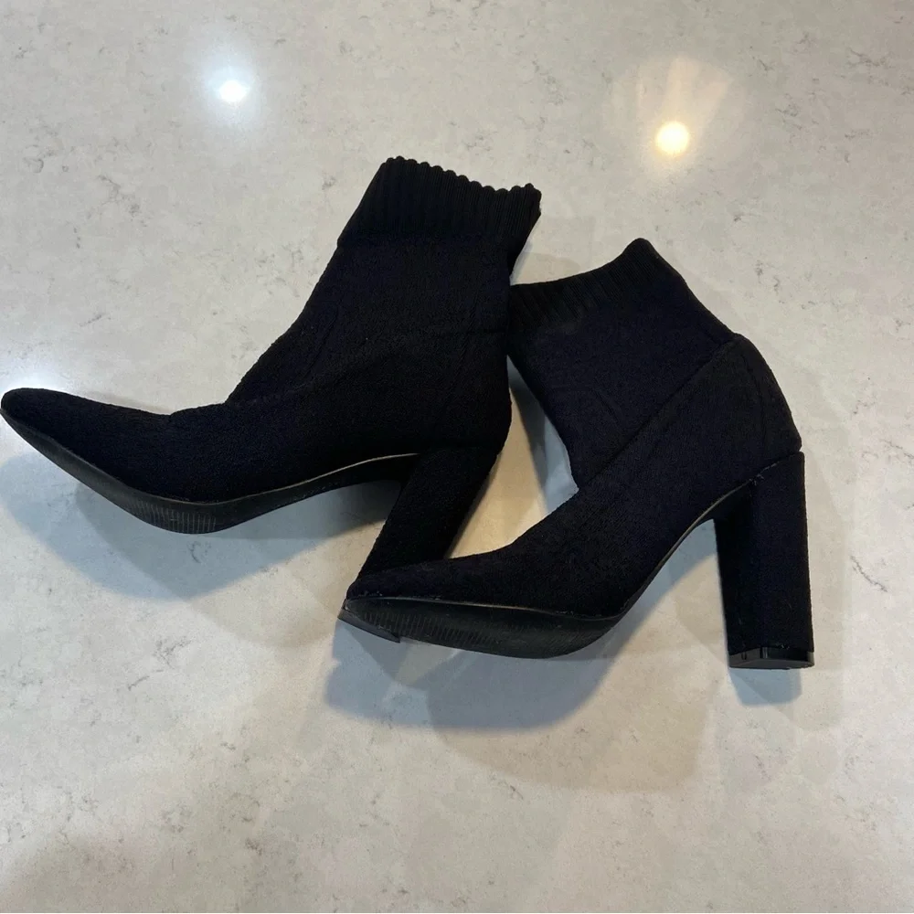 CHARLES by Charles David knit bootie size 7 1/2